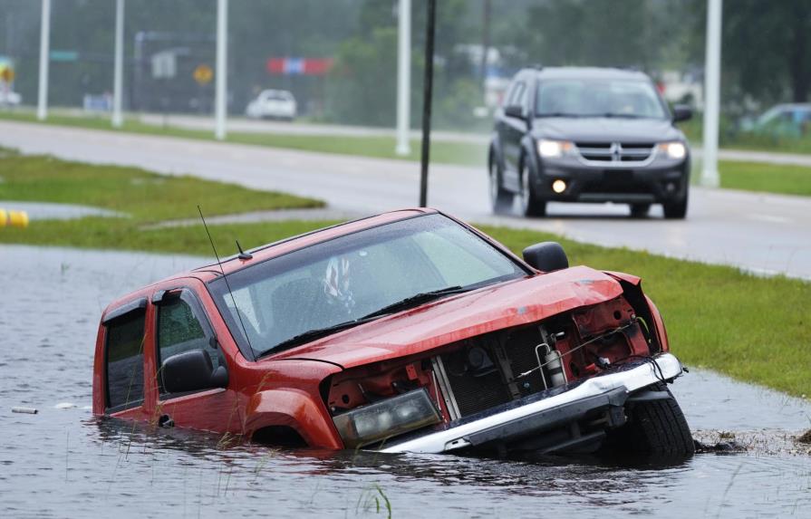 Huracán Ida inunda Luisiana y Mississippi y se convierte en tormenta tropical