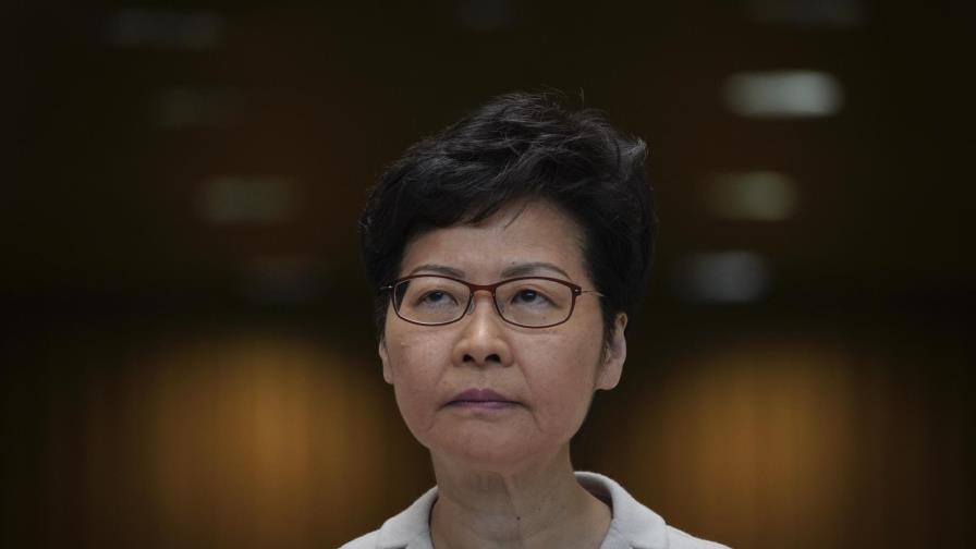 Líder de Hong Kong no cede terreno pese al revés electoral Líder de Hong Kong no cede terreno pese al revés electoral