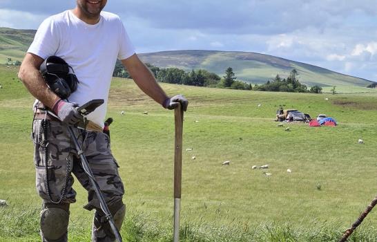 Cazador de tesoros halla piezas de 3.000 años en Escocia Cazador de tesoros halla piezas de 3.000 años en Escocia