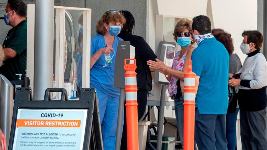 Florida supera 100.000 casos de COVID-19 con poca o nula respuesta oficial Florida supera 100.000 casos de COVID-19 con poca o nula respuesta oficial