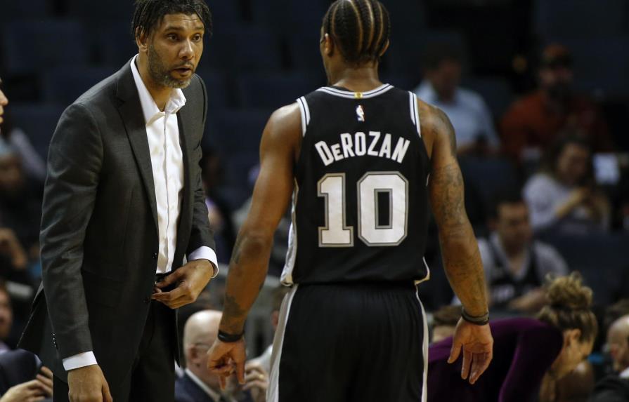 Con Duncan como entrenador, Spurs se imponen