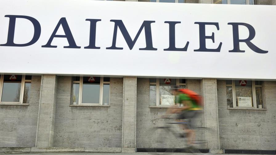 Daimler eliminará 10.000 puestos de trabajo en tres años Daimler eliminará 10.000 puestos de trabajo en tres años