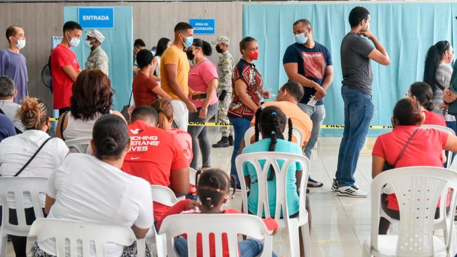 Conoce los centros donde las personas pueden ser vacunadas este jueves