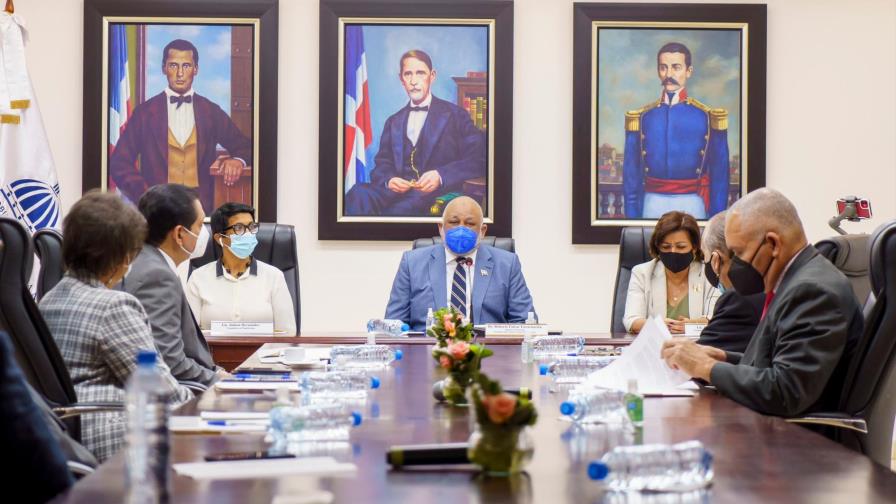 Consejo de Educación mantiene exámenes de fin de curso para aprobar este año escolar Consejo de Educación mantiene exámenes de fin de curso para aprobar este año escolar