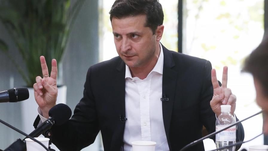 Presidente de Ucrania pide a diputados que pasen polígrafo