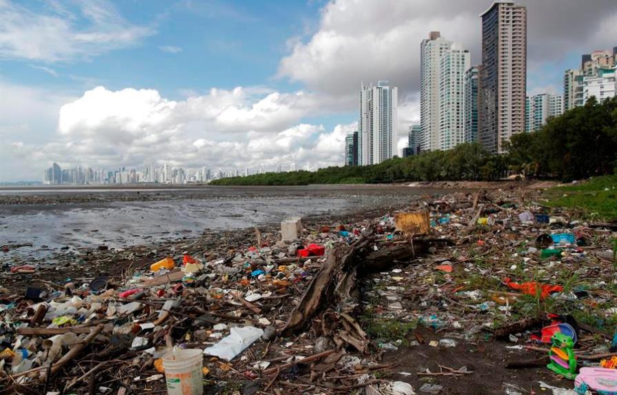 Ley pionera abre la vía hacia sociedad sin plásticos de un solo uso en Panamá