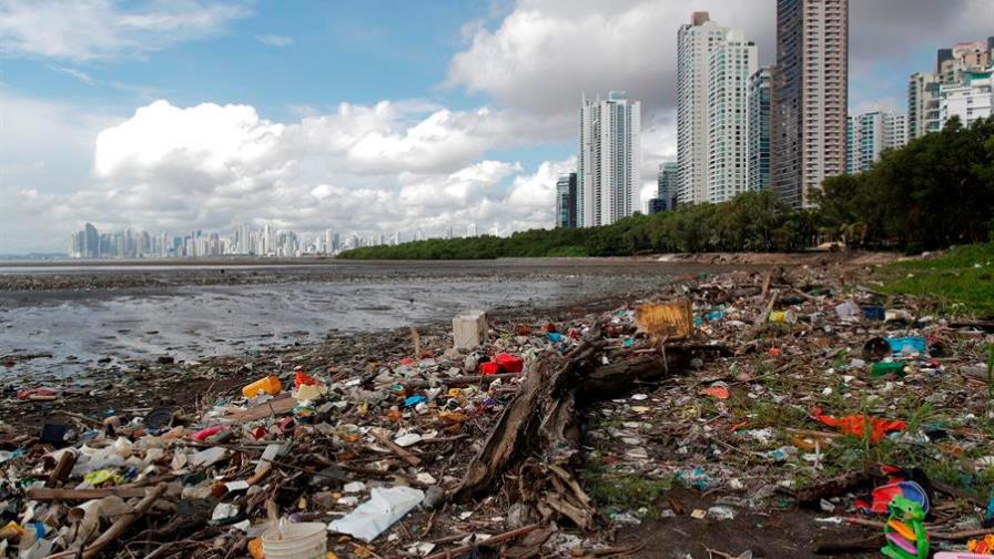 Ley pionera abre la vía hacia sociedad sin plásticos de un solo uso en Panamá Ley pionera abre la vía hacia sociedad sin plásticos de un solo uso en Panamá