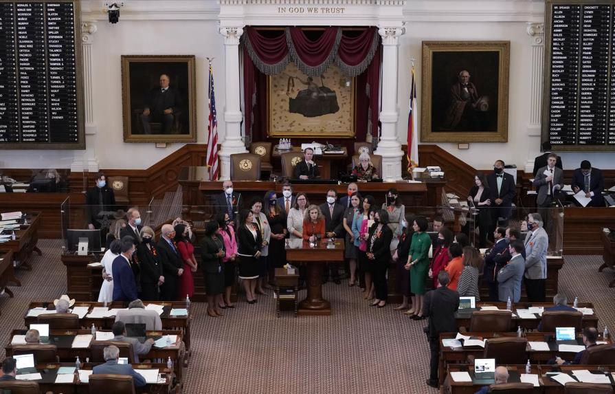 Entra en vigor en Texas prohibición de abortos desde que se detecte el primer latido