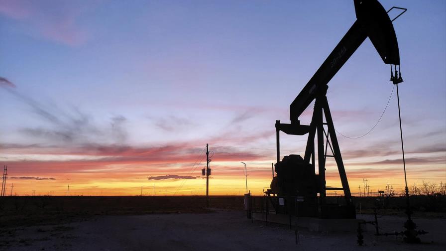 EEUU no frena licitación para explotación de petróleo y gas