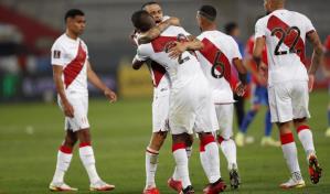 Perú mantiene el anhelo; Chile se desploma