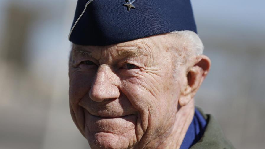 Muere Chuck Yeager, piloto que rompió la barrera del sonido