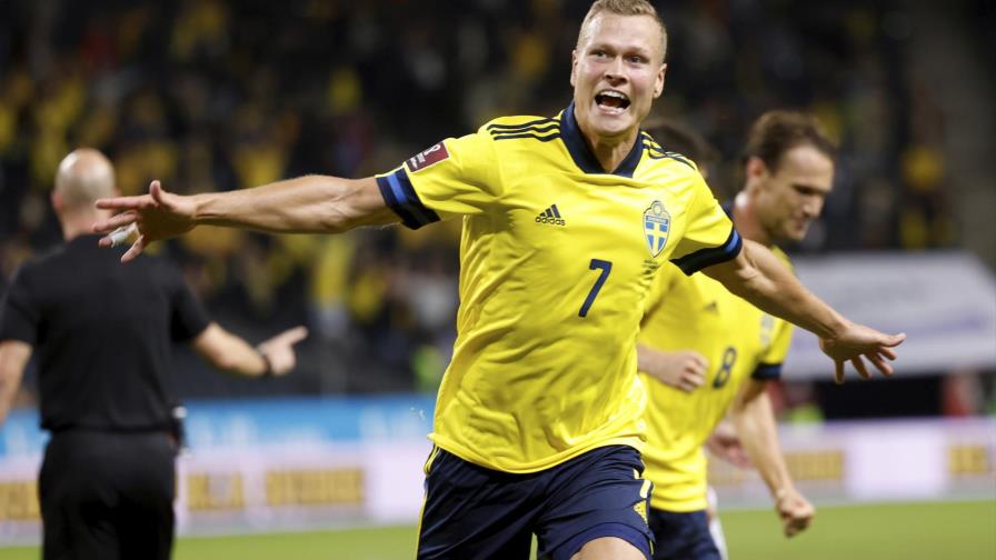 Italia empata pero iguala récord; España cae Italia empata pero iguala récord; España cae