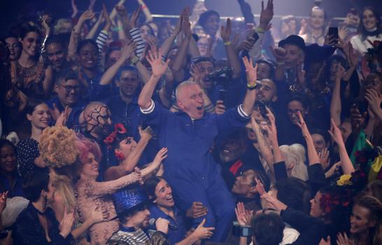 Gaultier se despide de las pasarelas en París
