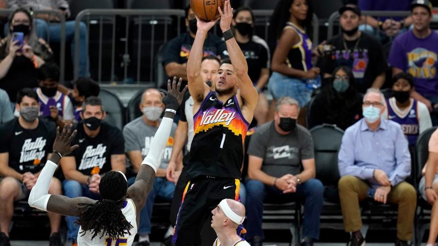 Suns vencen a Lakers; su 1er triunfo en playoffs en 11 años