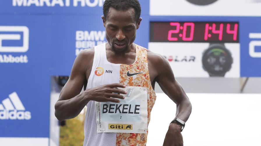 Bekele gana Maratón de Berlín, se queda al filo del récord