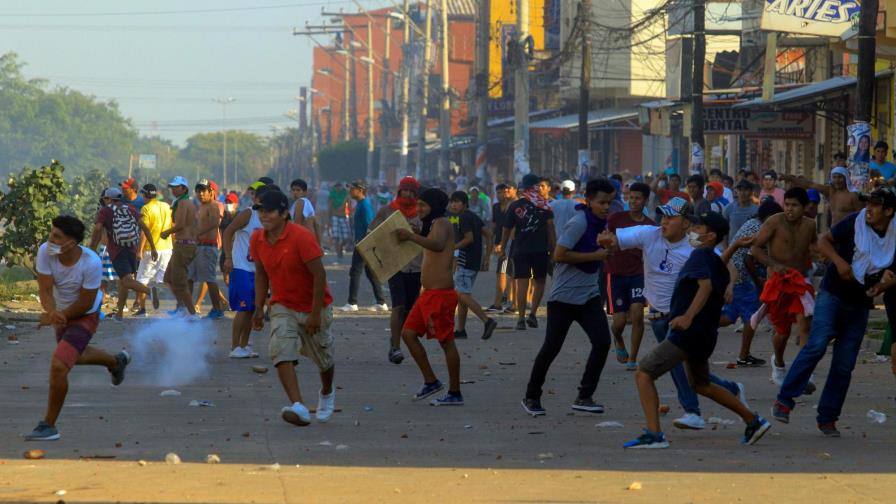 Seis detenidos acusados de incendiar una sede del órgano electoral en Bolivia