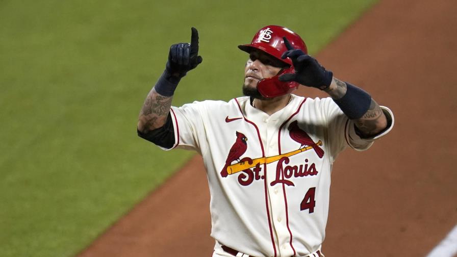 Molina colabora con jonrón y Cardenales superan a Cachorros