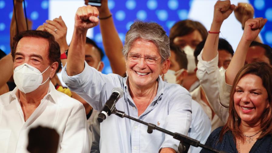 Presidente electo de Ecuador tiende la mano a opositores