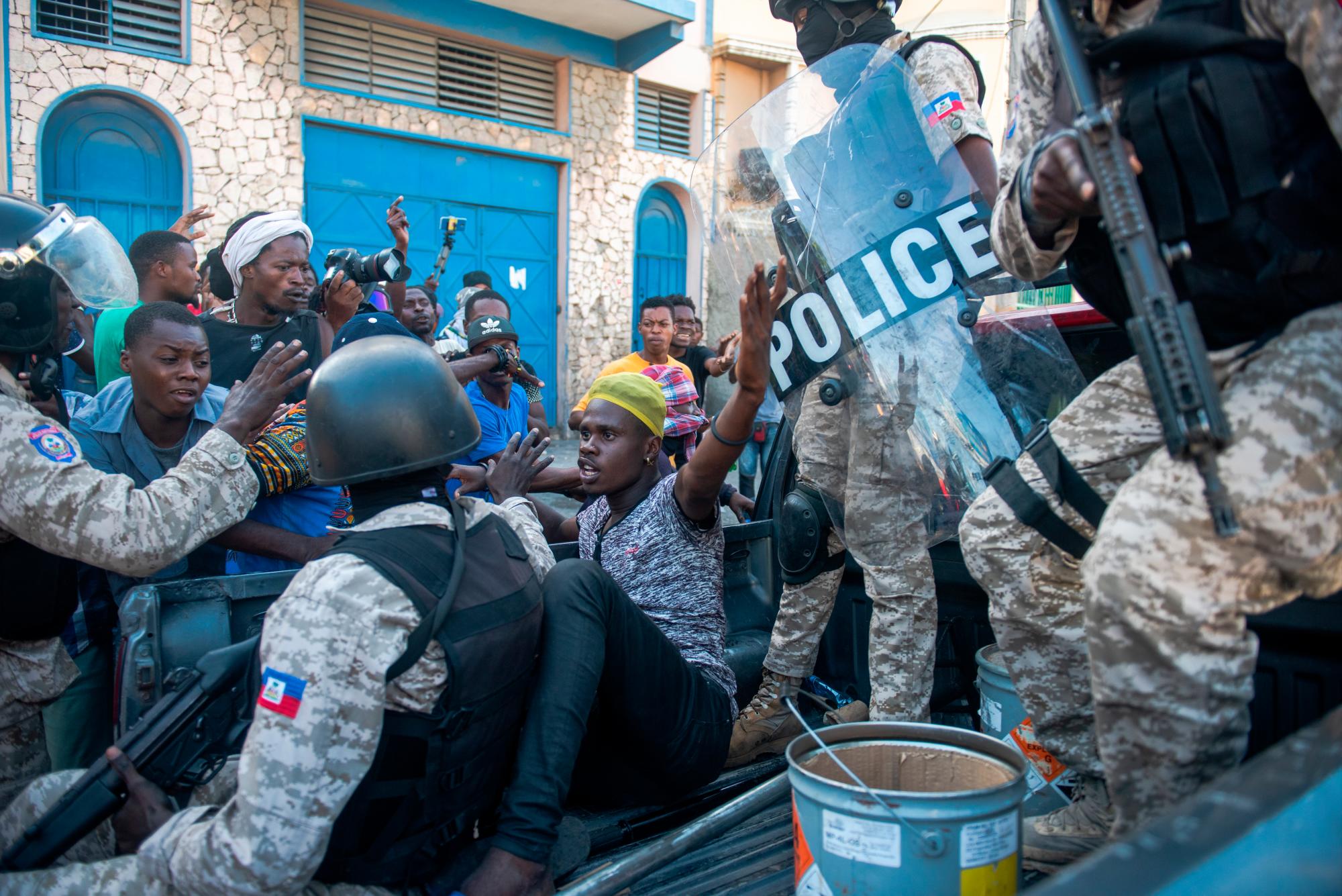 La oposición de Haití desafía a Moise al nombrar a un “presidente interino”