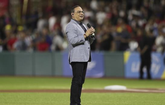 Santa Rosa listo para salir gira y recibir Grammy especial Santa Rosa listo para salir gira y recibir Grammy especial