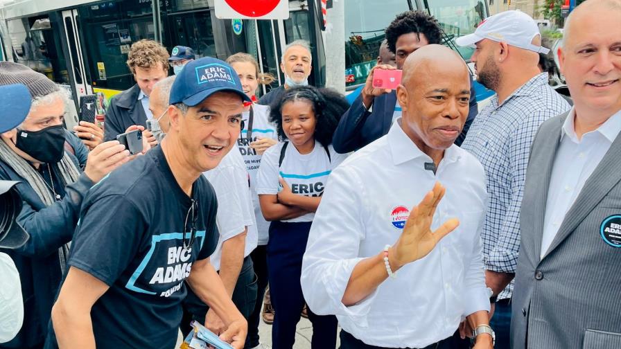 Primarias se desarrollan con baja votación; candidatos recorren centros del Alto Manhattan Primarias se desarrollan con baja votación; candidatos recorren centros del Alto Manhattan