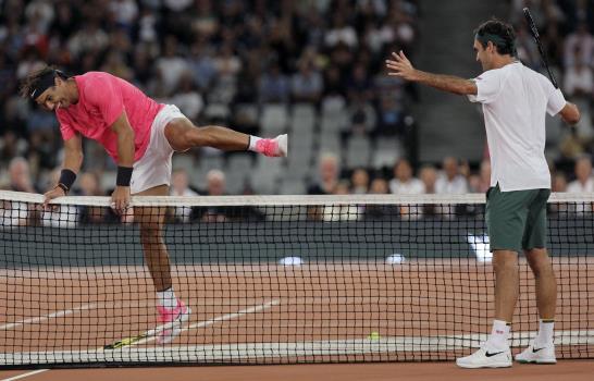 Federer gana a Nadal en partido de exhibición en Sudáfrica Federer gana a Nadal en partido de exhibición en Sudáfrica