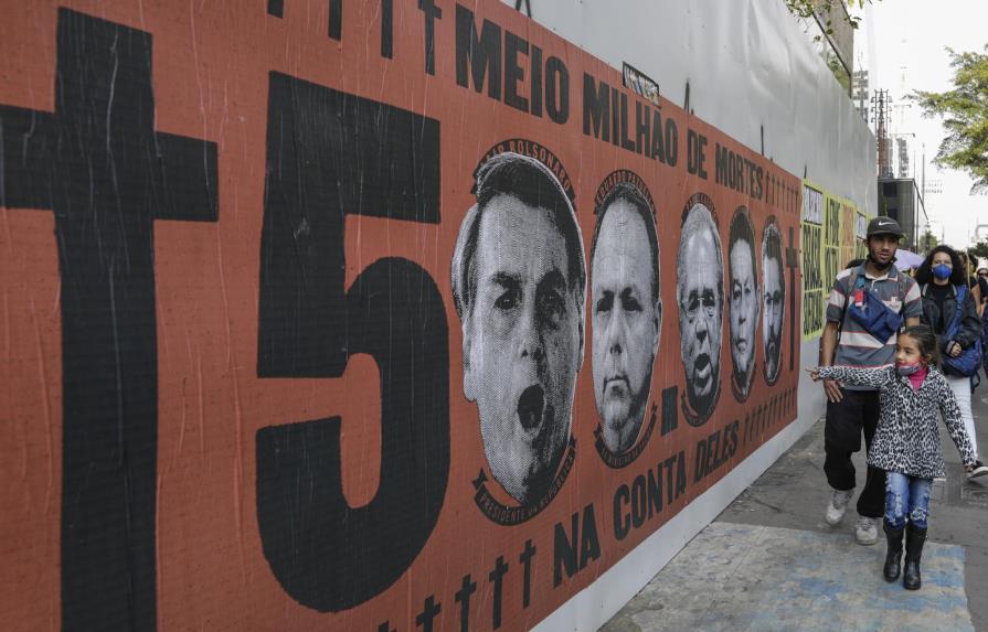 Protestan contra Bolsonaro al superar Brasil 500.000 muertes