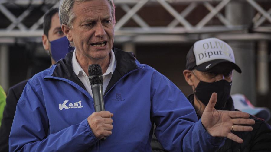 Candidatos chilenos cierren campañas electorales
