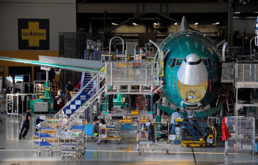 Boeing anuncia que reanudó producción de su cuestionado 737 MAX