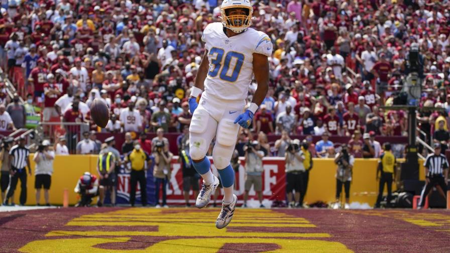 Chargers derrotan 20-16 a Washington de la mano de Herbert