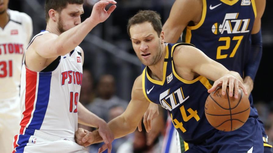 Jazz resiste al final y vence 111-105 a Detroit