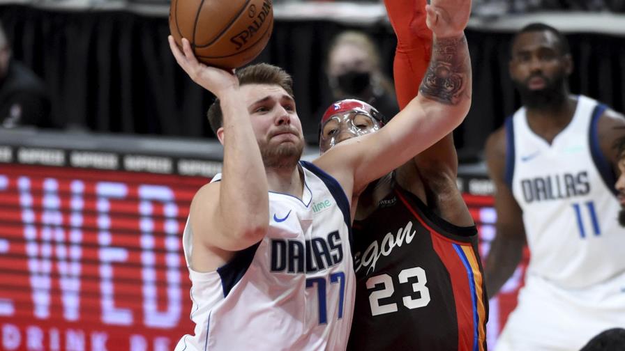 Doncic anota 37 y Mavericks aplastan 132-92 a Trail Blazers