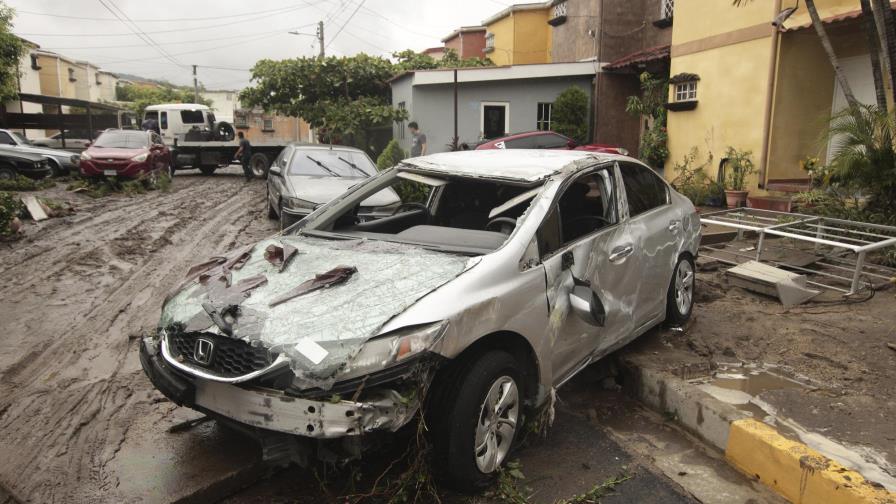 Lluvias dejan 15 muertos y siete desaparecidos en El Salvador