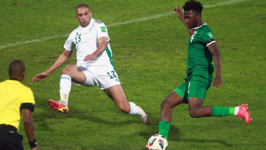 Argelia y Nigeria avanzan tras empatar el último día