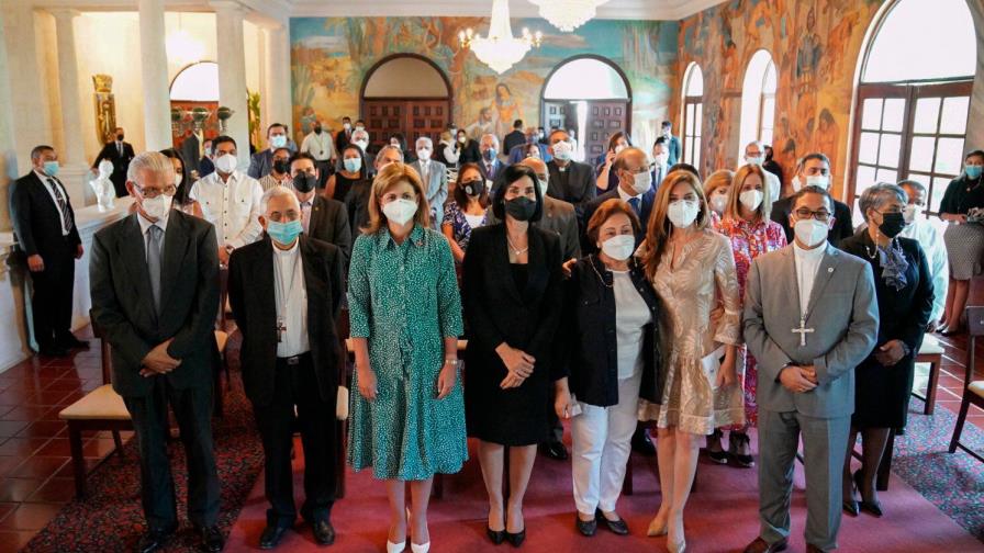 Organizan conmemoración del centenario de coronación canónica de la Virgen de la Altagracia