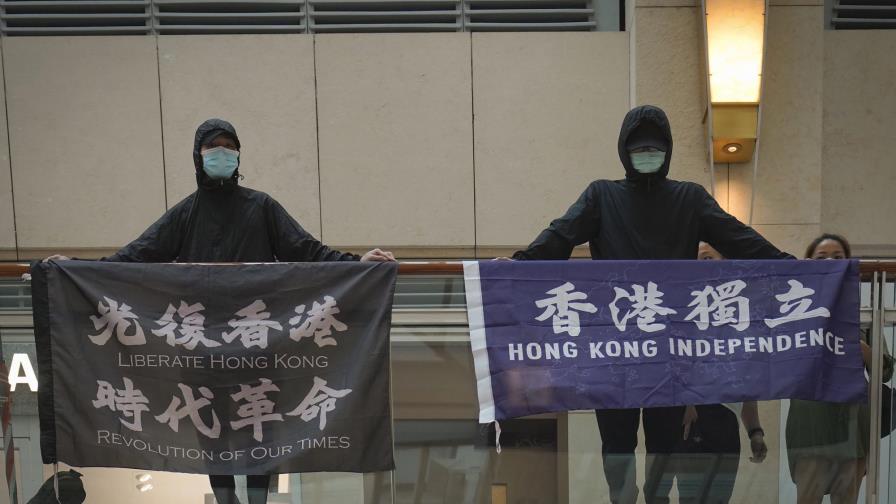 Hong Kong: Arrestan a hombre por pancarta sediciosa