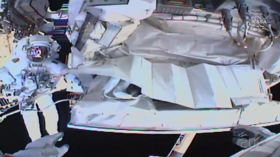 Astronautas tapan fuga en detector de rayos cósmicos