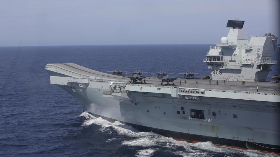 Caza británico cae en el Mediterráneo; piloto escapa ileso