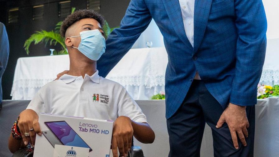 Concluye hoy año escolar atípico y cuestionado