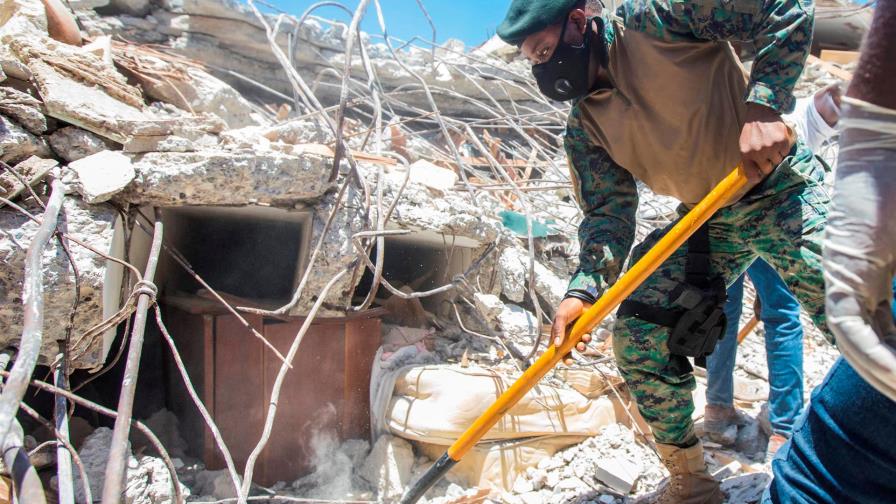 Joven haitiana herida en terremoto es trasladada de emergencia a EEUU