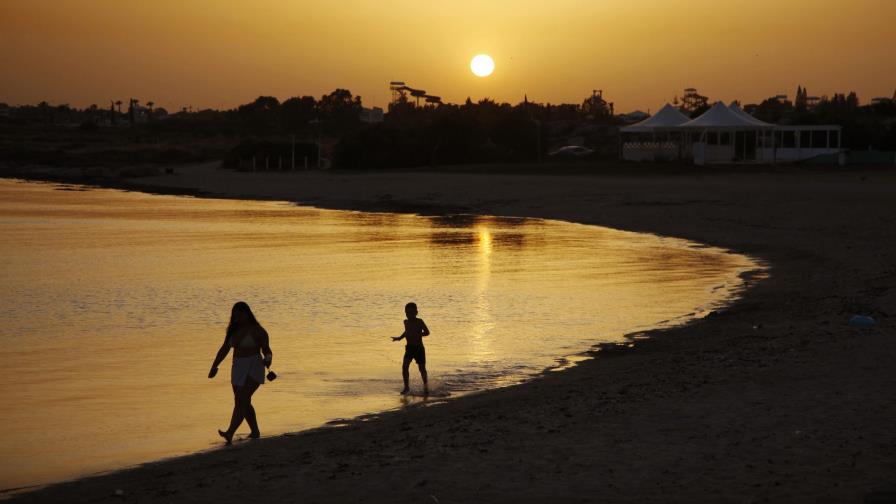 Chipre cubrirá costos de turistas que den positivo a virus Chipre cubrirá costos de turistas que den positivo a virus