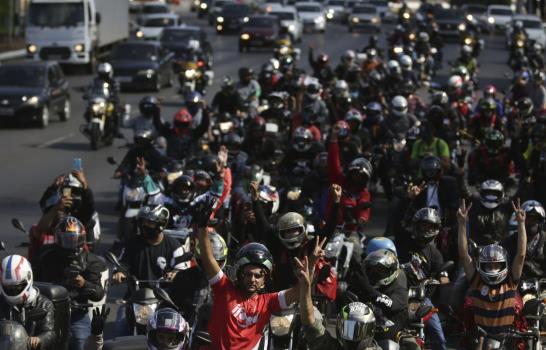 Repartidores protestan contra precariedad laboral en Brasil