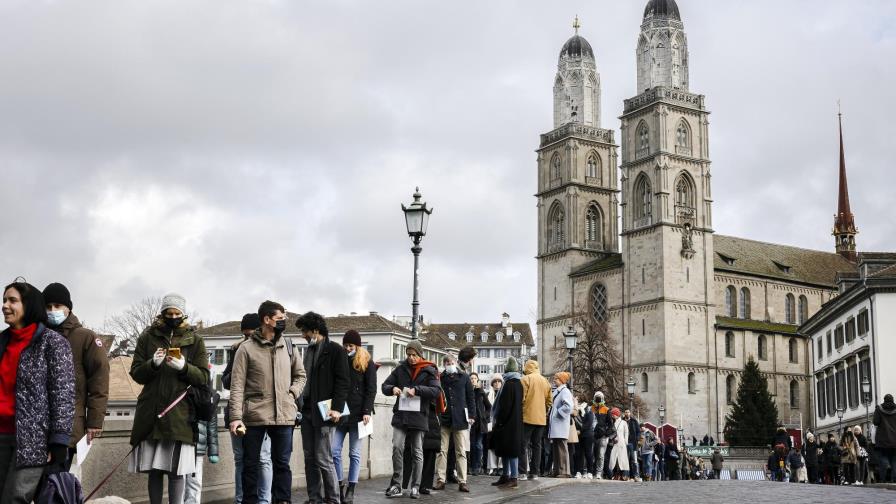 Personal entero de escuela en Suiza en cuarentena por virus