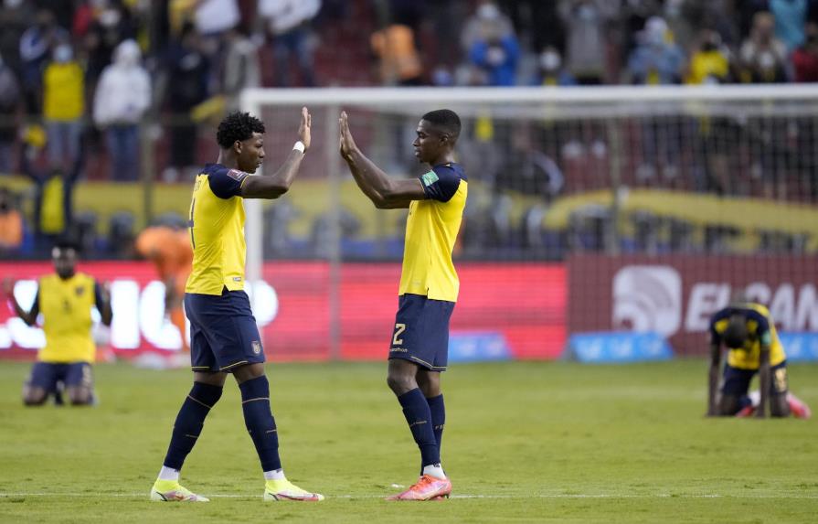 Ecuador sufre para vencer 1-0 a Venezuela, firme como 3ro