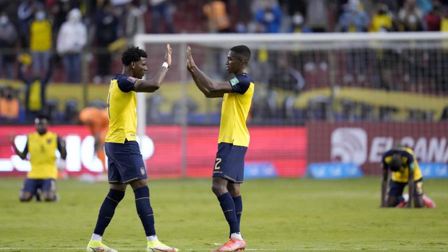 Ecuador sufre para vencer 1-0 a Venezuela, firme como 3ro