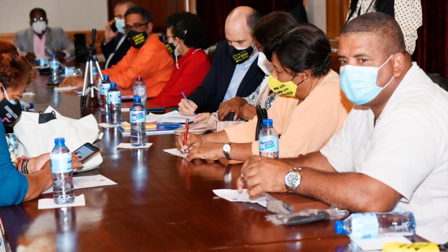 Plantean que exista un solo seguro de salud Plantean que exista un solo seguro de salud