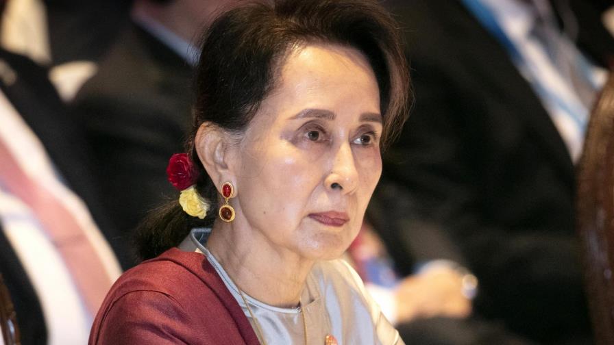 Suu Kyi acude a tribunal, acusada de violar normas del COVID Suu Kyi acude a tribunal, acusada de violar normas del COVID
