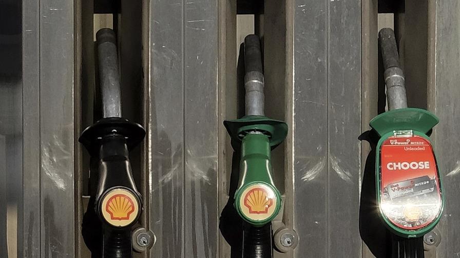 Shell reducirá refinerías y producción de hidrocarburos