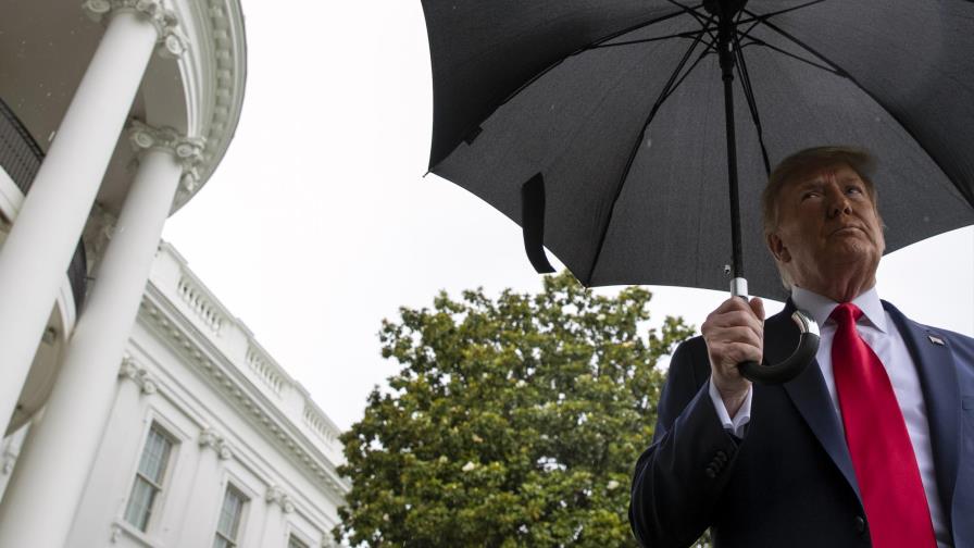 Casa Blanca suspende revisión de temperatura a visitantes