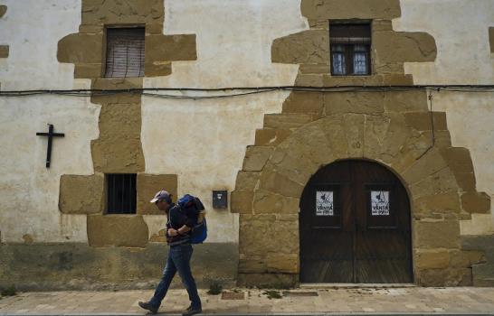 Peregrinos vuelven al Camino de Santiago tras restricciones Peregrinos vuelven al Camino de Santiago tras restricciones